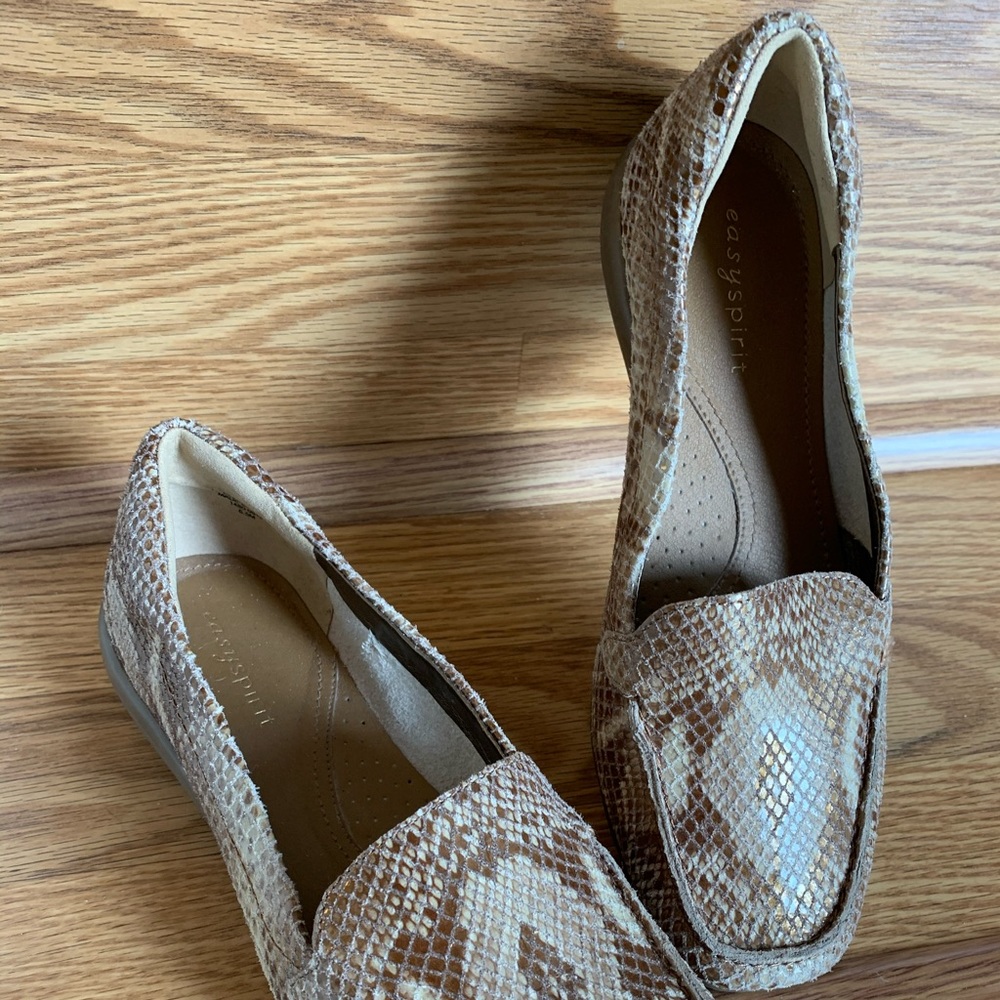 Easy Spirit Snakeskin Loafers